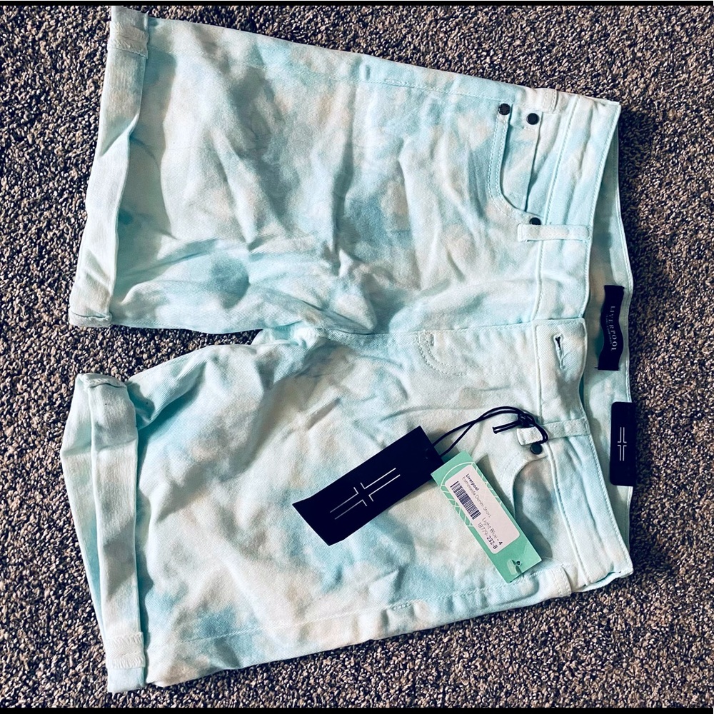 Liverpool Light blue Tie Dye Esmeralda Shorts.